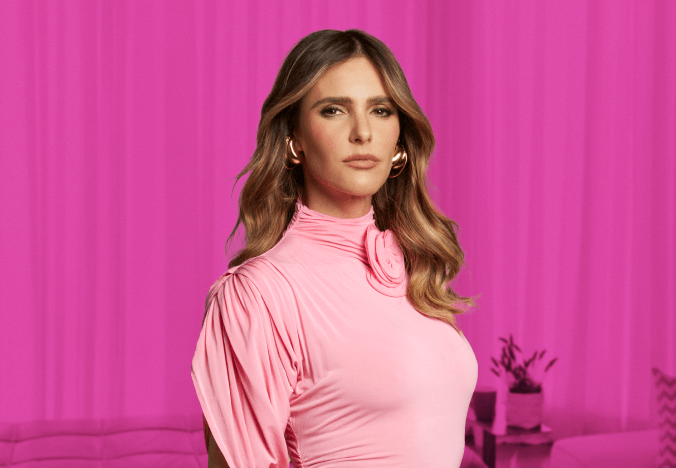 Fernanda Lima na campanha de conscientização sobre o câncer de colo do útero, destacando dados de mortalidade no Brasil.