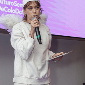 Apresentação especial durante coletiva do Março Lilás reforçando mensagem de conscientização