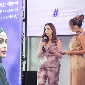 Palestrante compartilha relato durante evento do Março Lilás sobre prevenção ao câncer do colo do útero